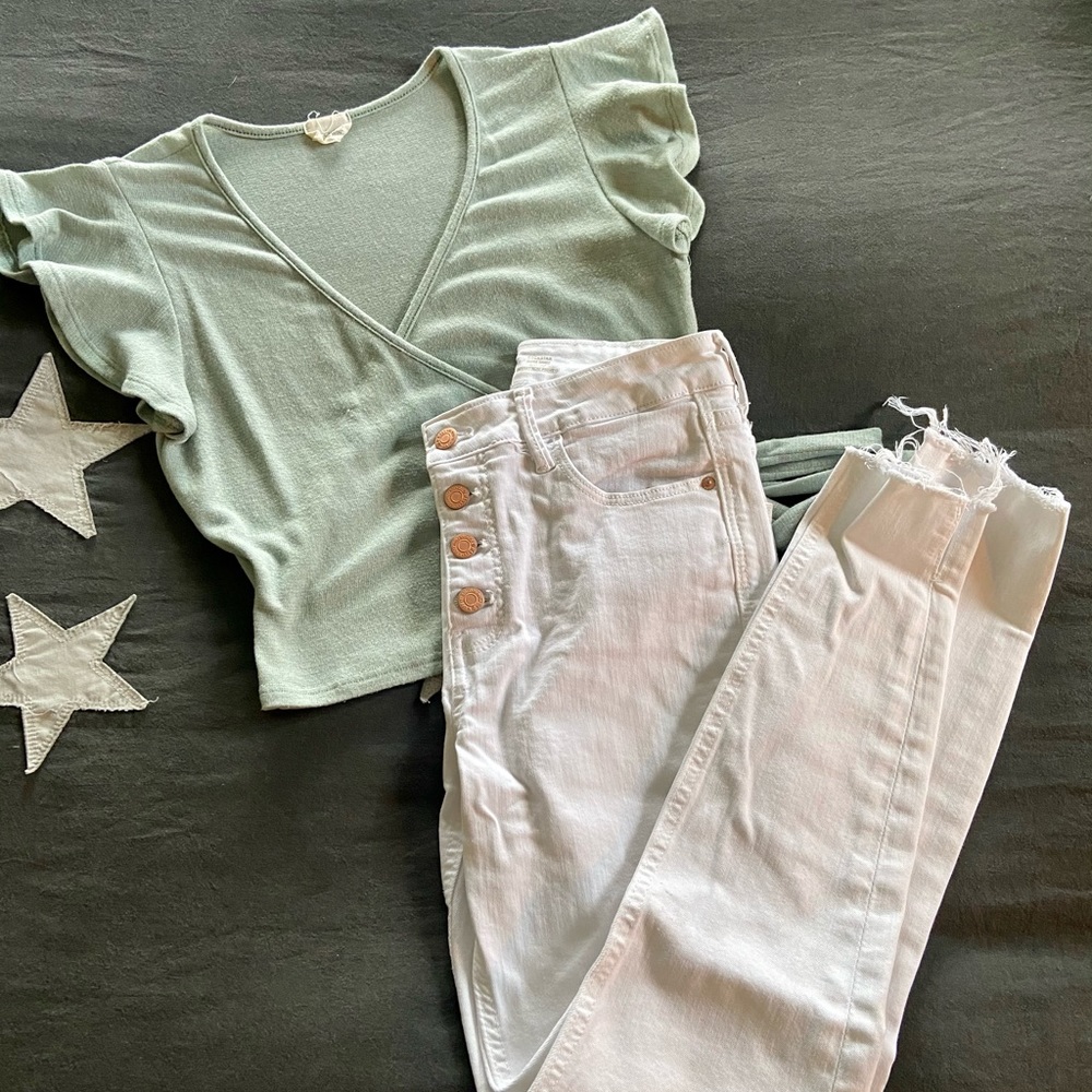 Caution to the Wind - Ruffle Sleeve Crop